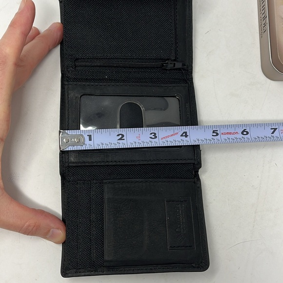COLUMBIA TRIFOLD WALLET BLACK LEATHER WITH TIN BOX - Picture 8 of 11